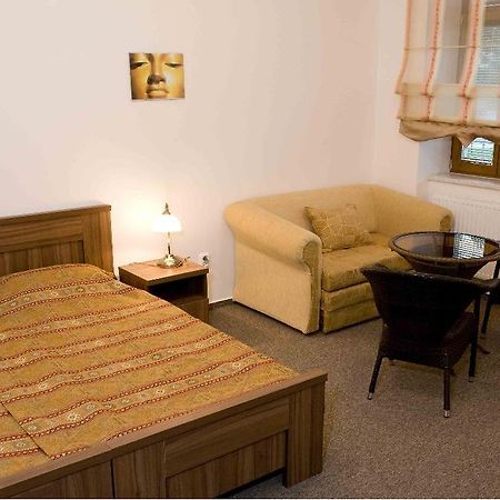 Hotel Satyam Бърно Екстериор снимка