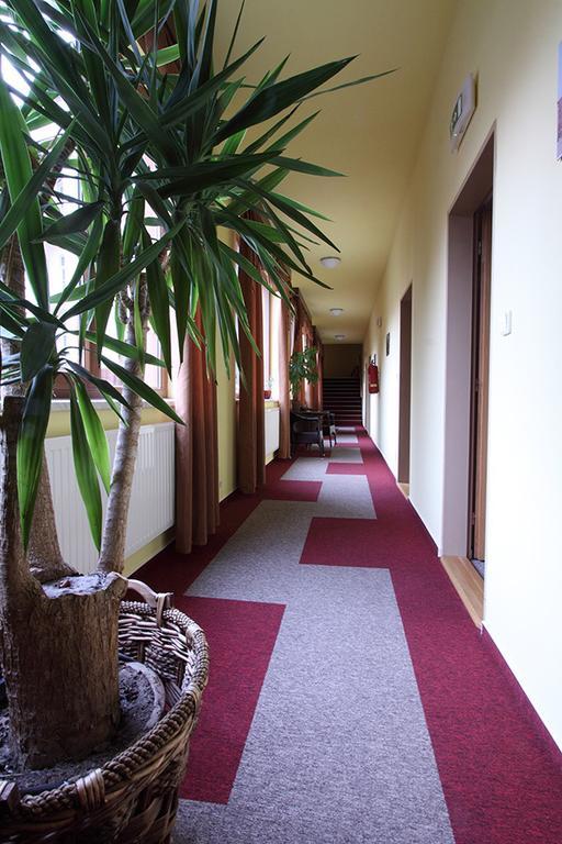 Hotel Satyam Бърно Екстериор снимка